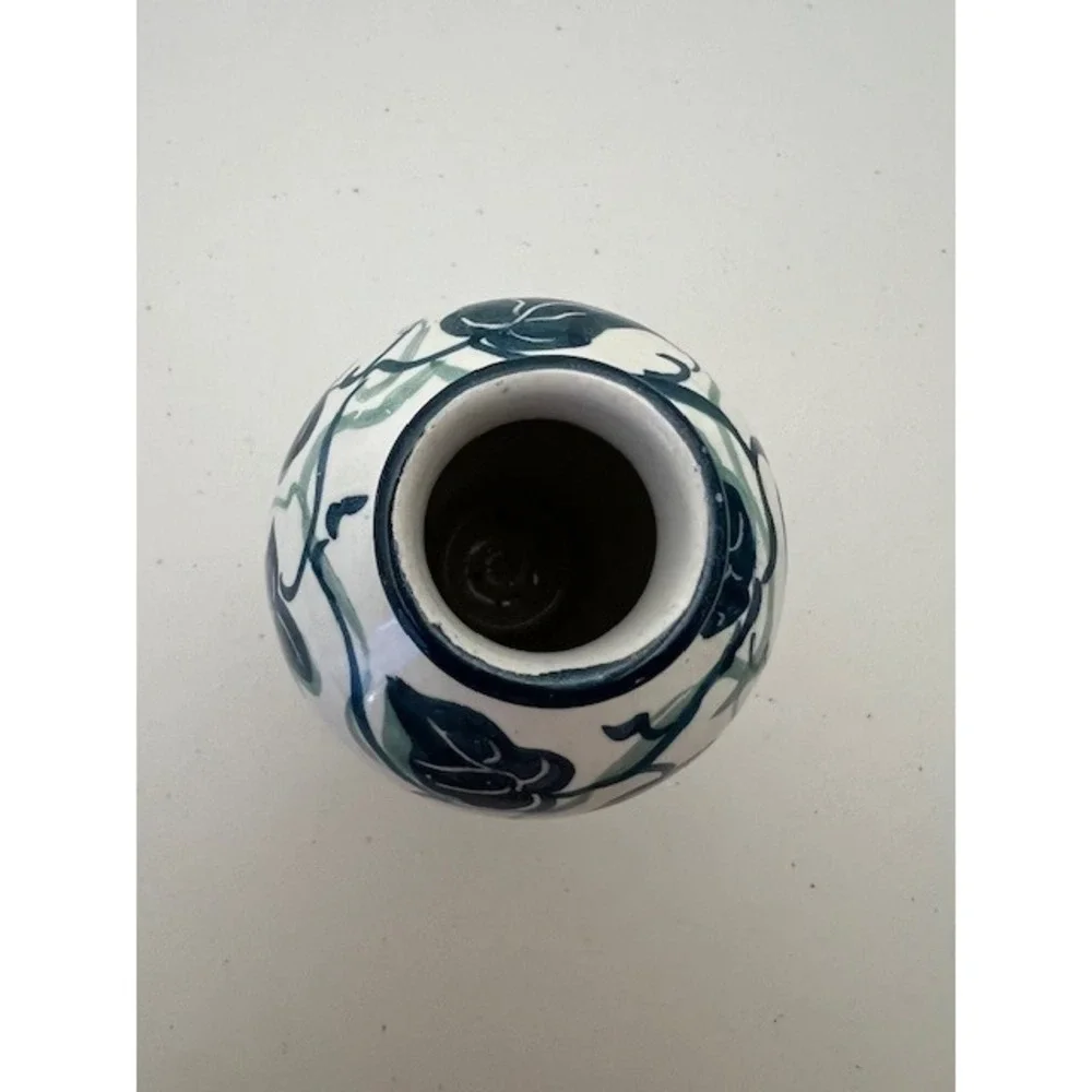 Vintage Cagle Road Pottery‎ Signed Ivy Leaf Vase Hand Painted Cream Green 1995